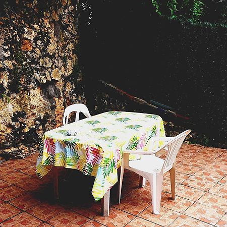 Bed And Breakfast Les Roses Multicolores Du 47 Fumel Dış mekan fotoğraf